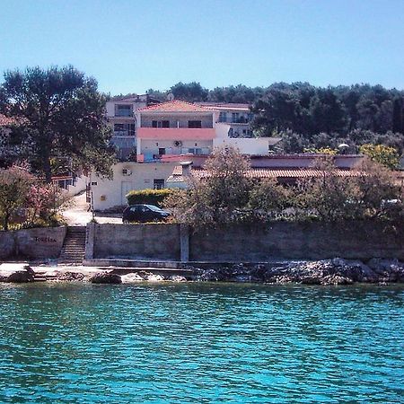 Apartments By The Sea Arbanija, Ciovo - 1085 Traù Esterno foto